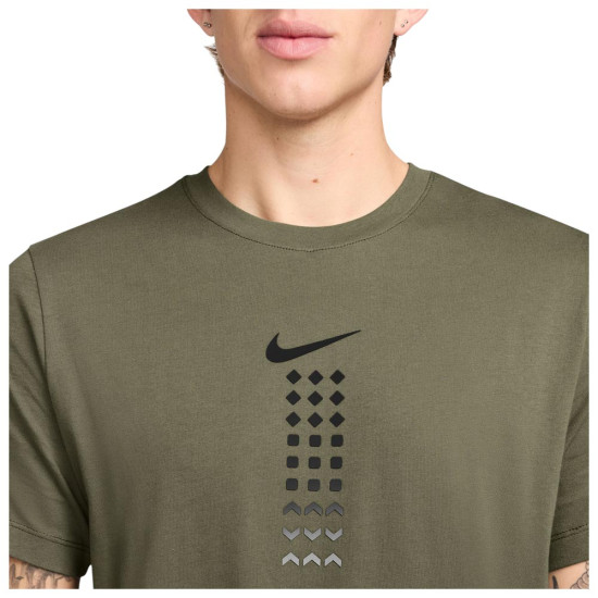 Nike Ανδρική κοντομάνικη μπλούζα Sportswear Ava Rover Tee Nike Ανδρική κοντομάνικη μπλούζα Sportswear Ava Rover Tee